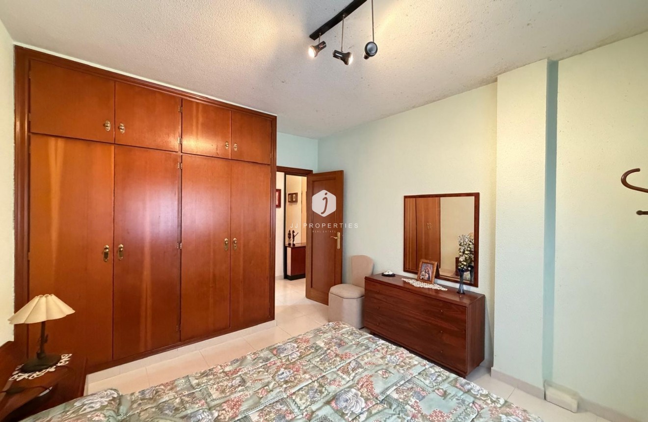 Resale - Apartment / flat -
Torrevieja - Playa del Cura