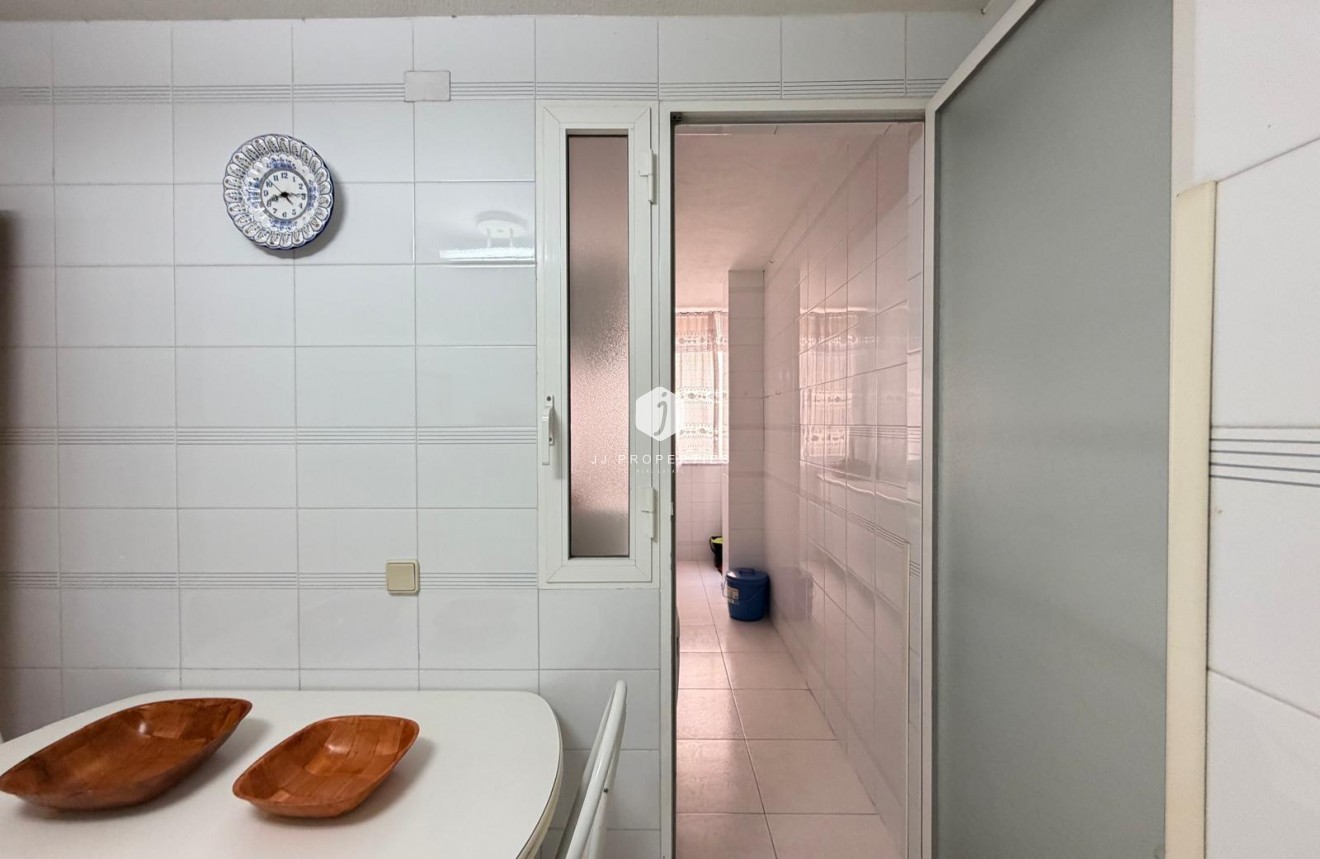 Resale - Apartment / flat -
Torrevieja - Playa del Cura