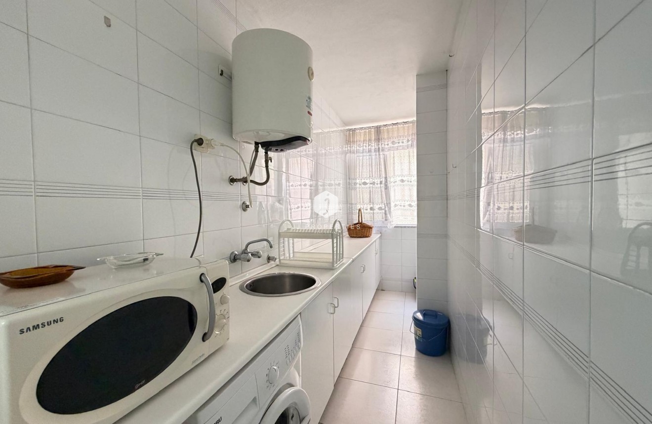 Resale - Apartment / flat -
Torrevieja - Playa del Cura