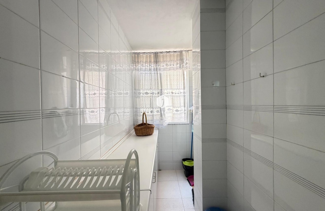 Resale - Apartment / flat -
Torrevieja - Playa del Cura