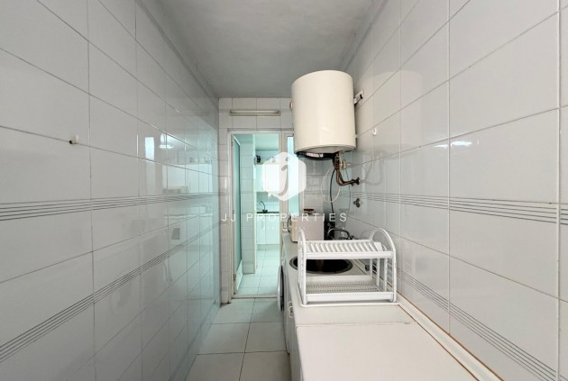 Resale - Apartment / flat -
Torrevieja - Playa del Cura