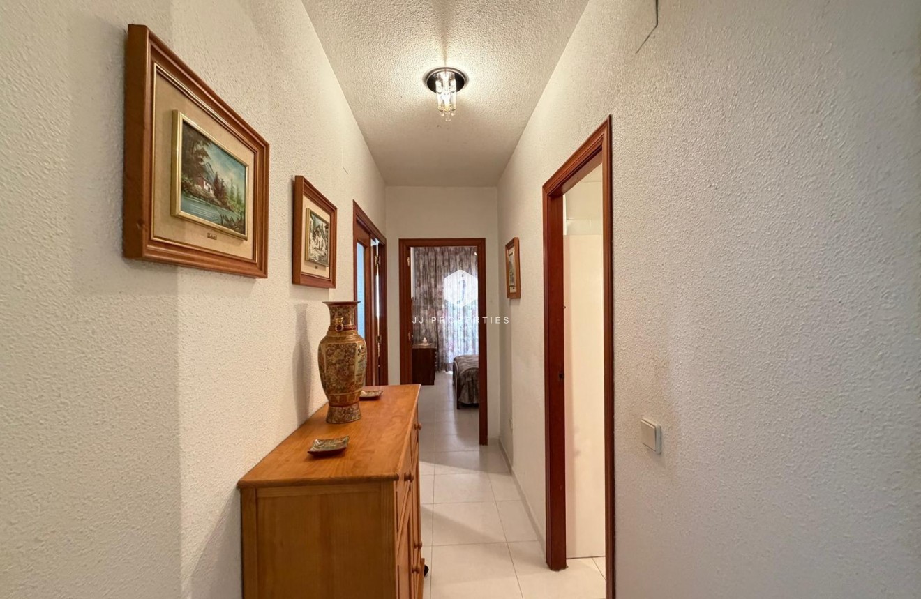 Resale - Apartment / flat -
Torrevieja - Playa del Cura
