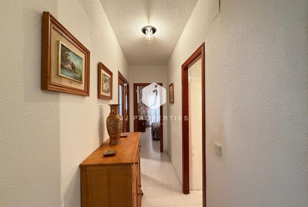 Resale - Apartment / flat -
Torrevieja - Playa del Cura