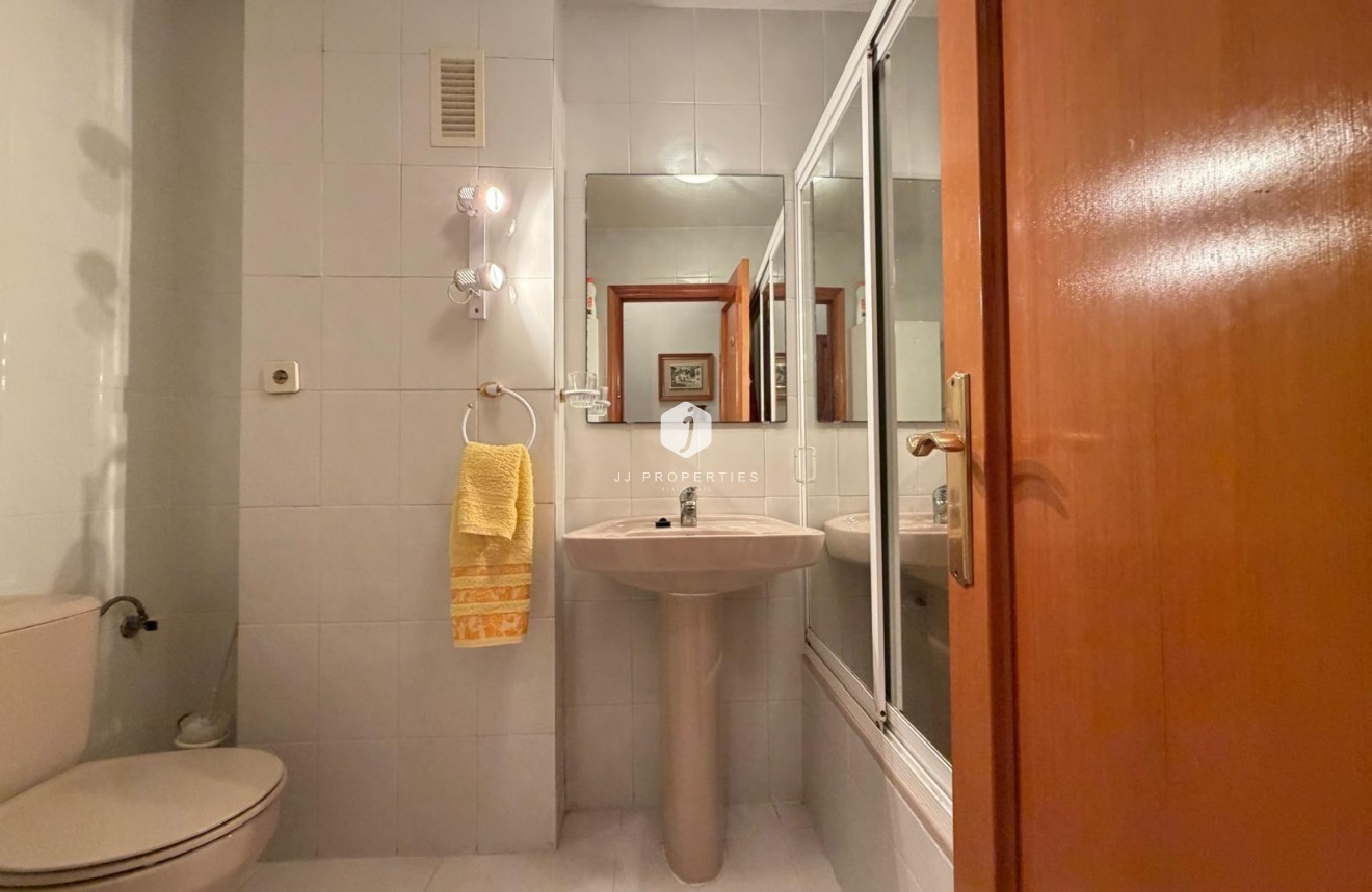 Resale - Apartment / flat -
Torrevieja - Playa del Cura