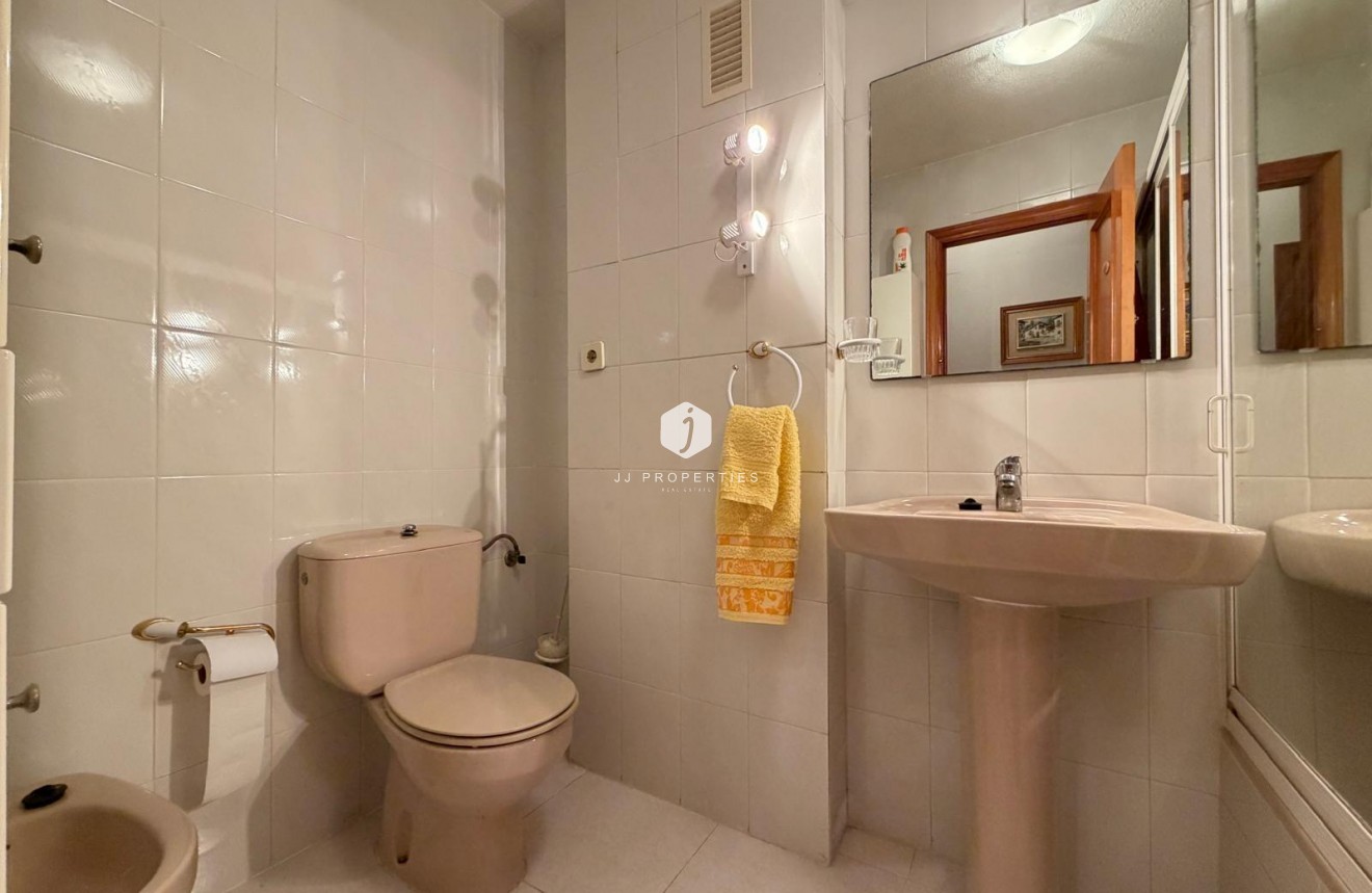 Resale - Apartment / flat -
Torrevieja - Playa del Cura