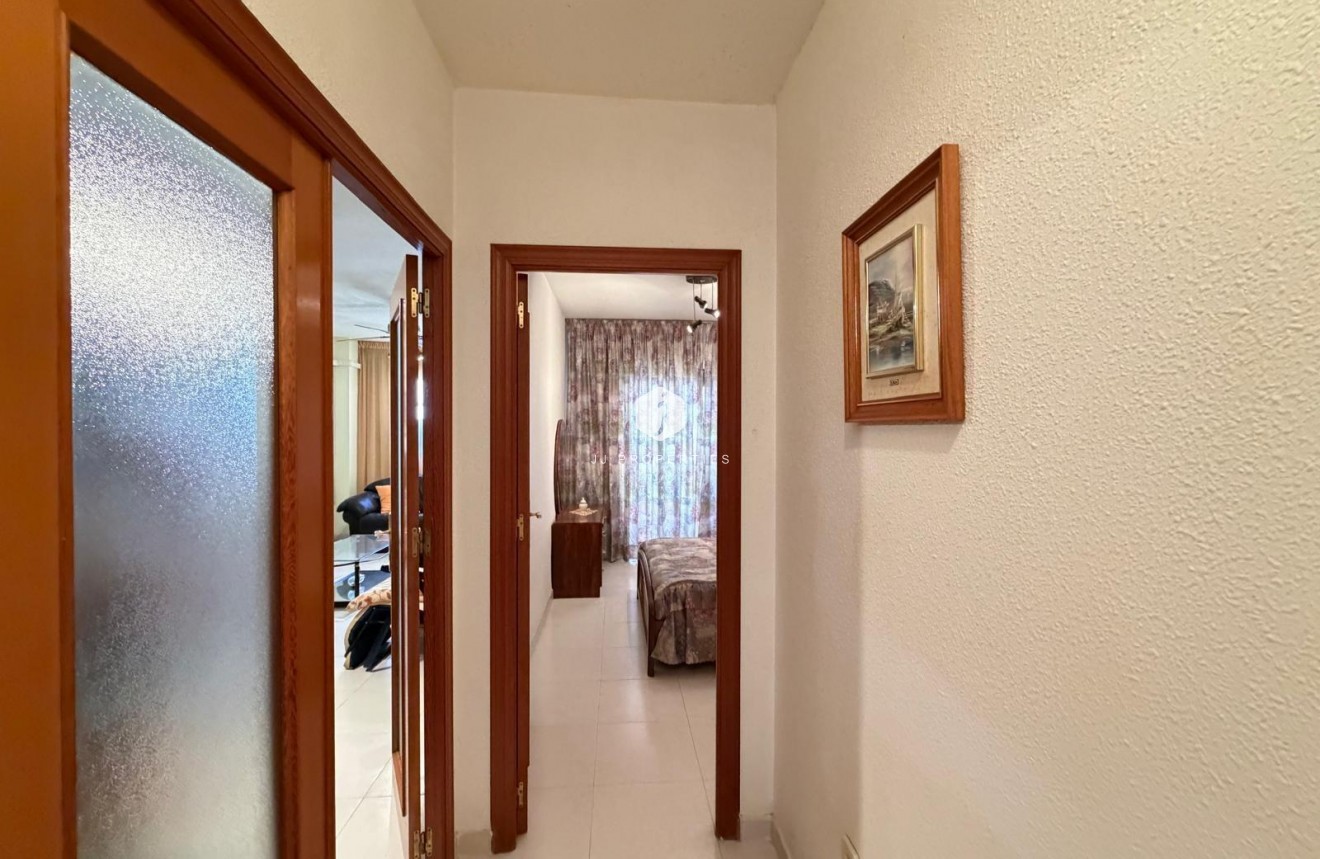 Resale - Apartment / flat -
Torrevieja - Playa del Cura