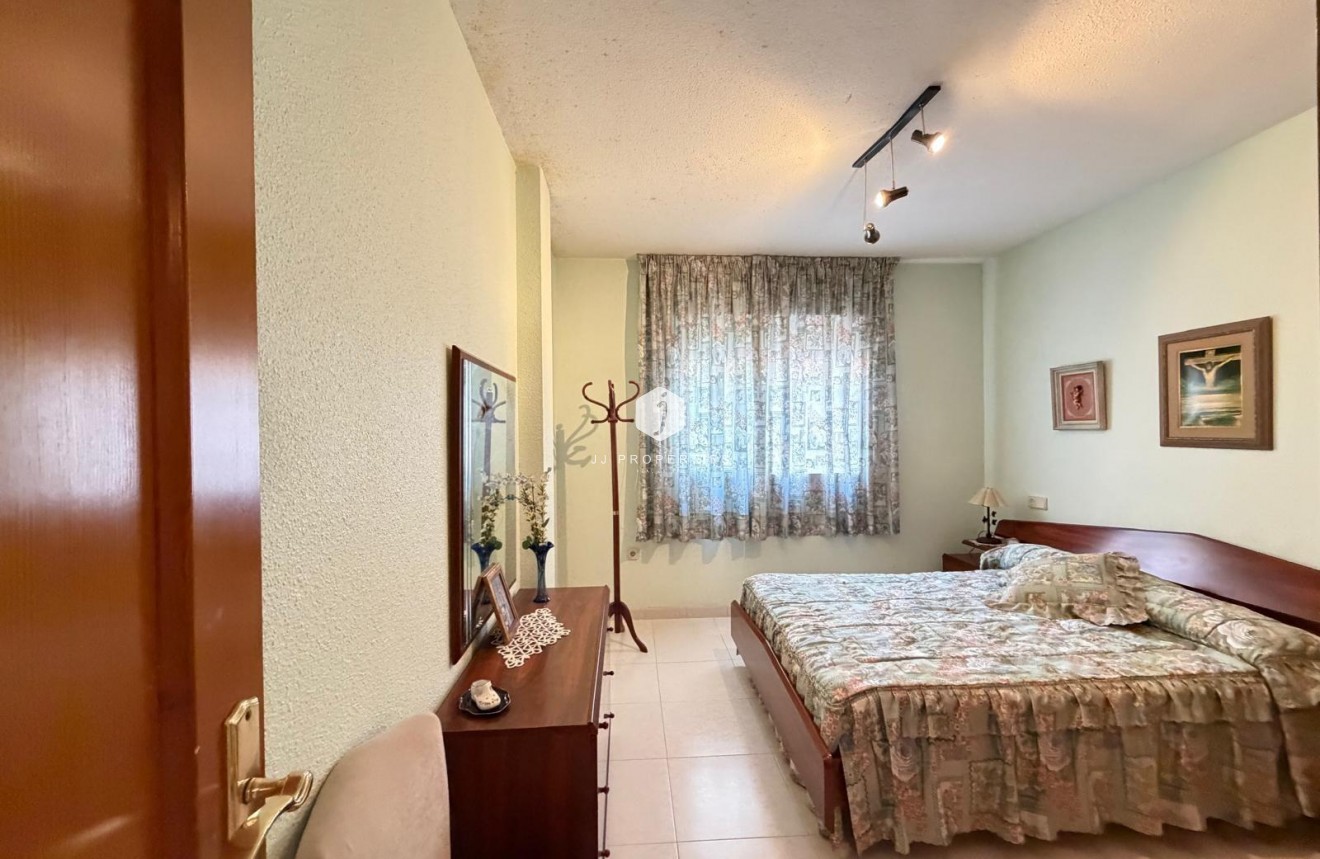Resale - Apartment / flat -
Torrevieja - Playa del Cura