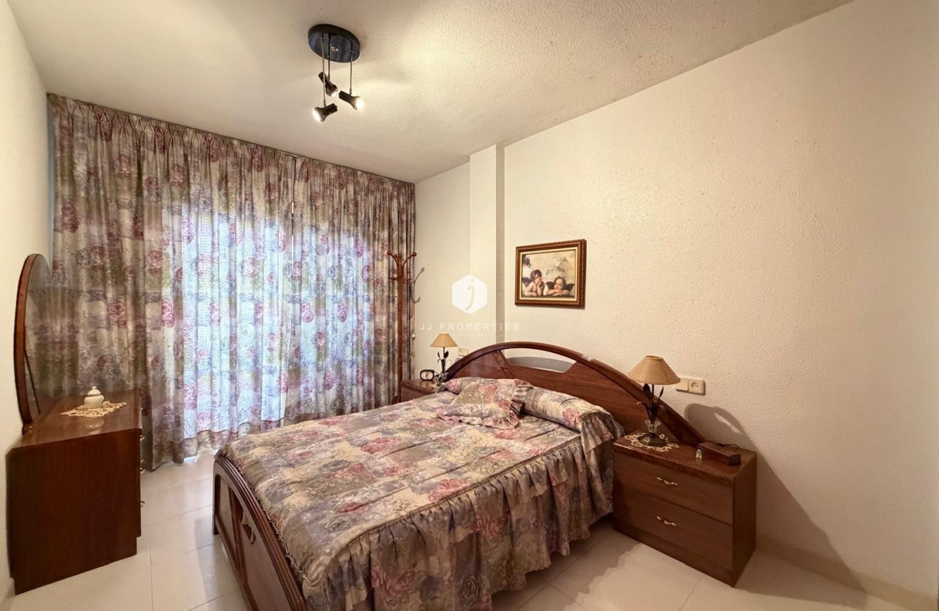 Resale - Apartment / flat -
Torrevieja - Playa del Cura
