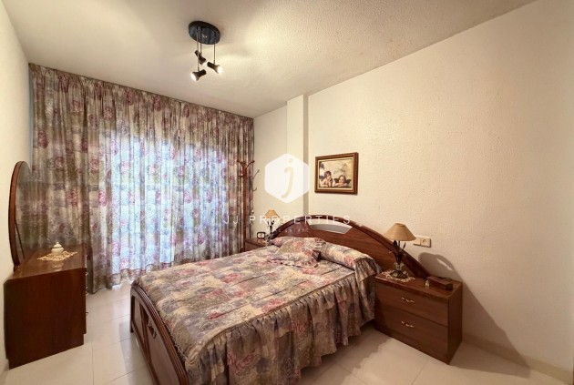 Resale - Apartment / flat -
Torrevieja - Playa del Cura