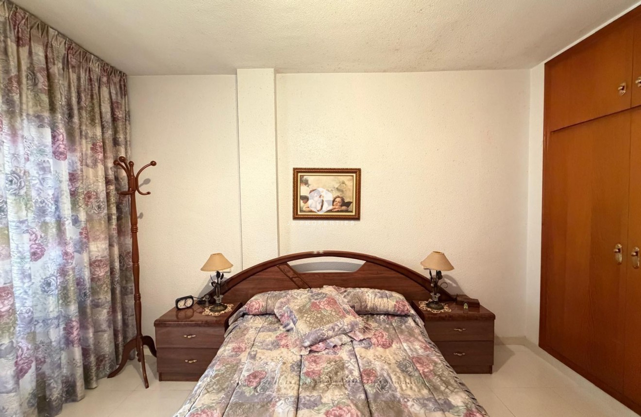 Resale - Apartment / flat -
Torrevieja - Playa del Cura