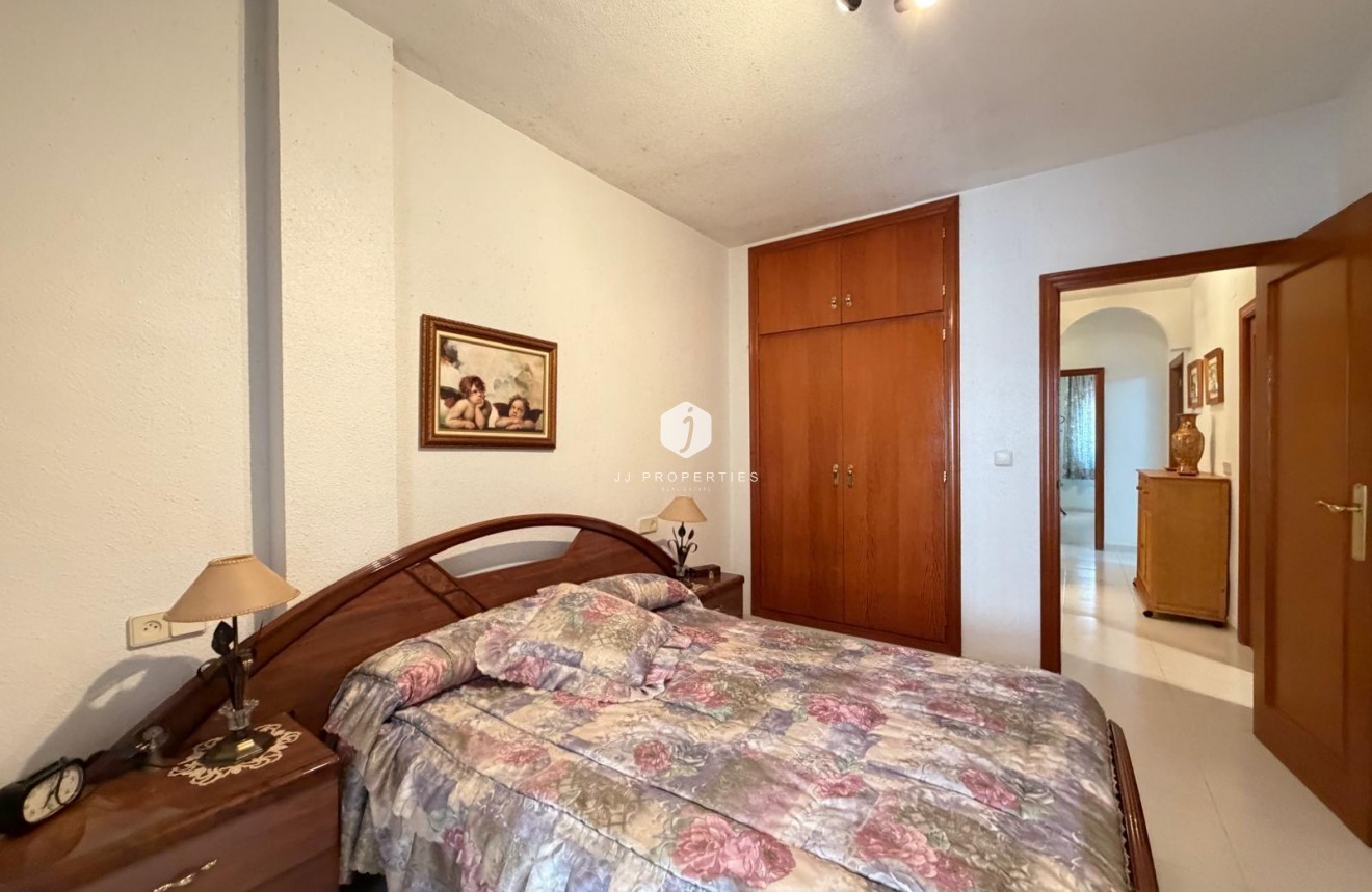 Resale - Apartment / flat -
Torrevieja - Playa del Cura