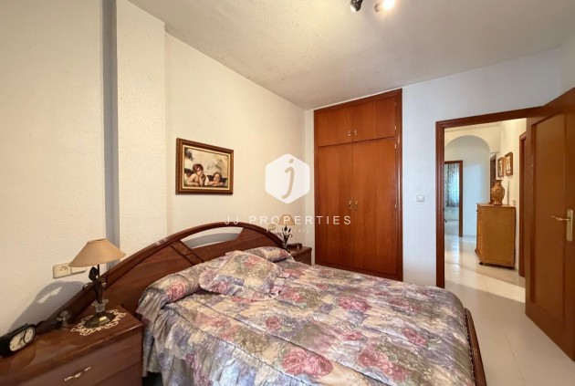 Resale - Apartment / flat -
Torrevieja - Playa del Cura