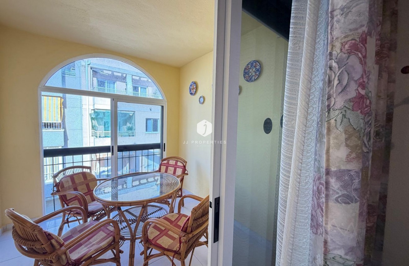 Resale - Apartment / flat -
Torrevieja - Playa del Cura
