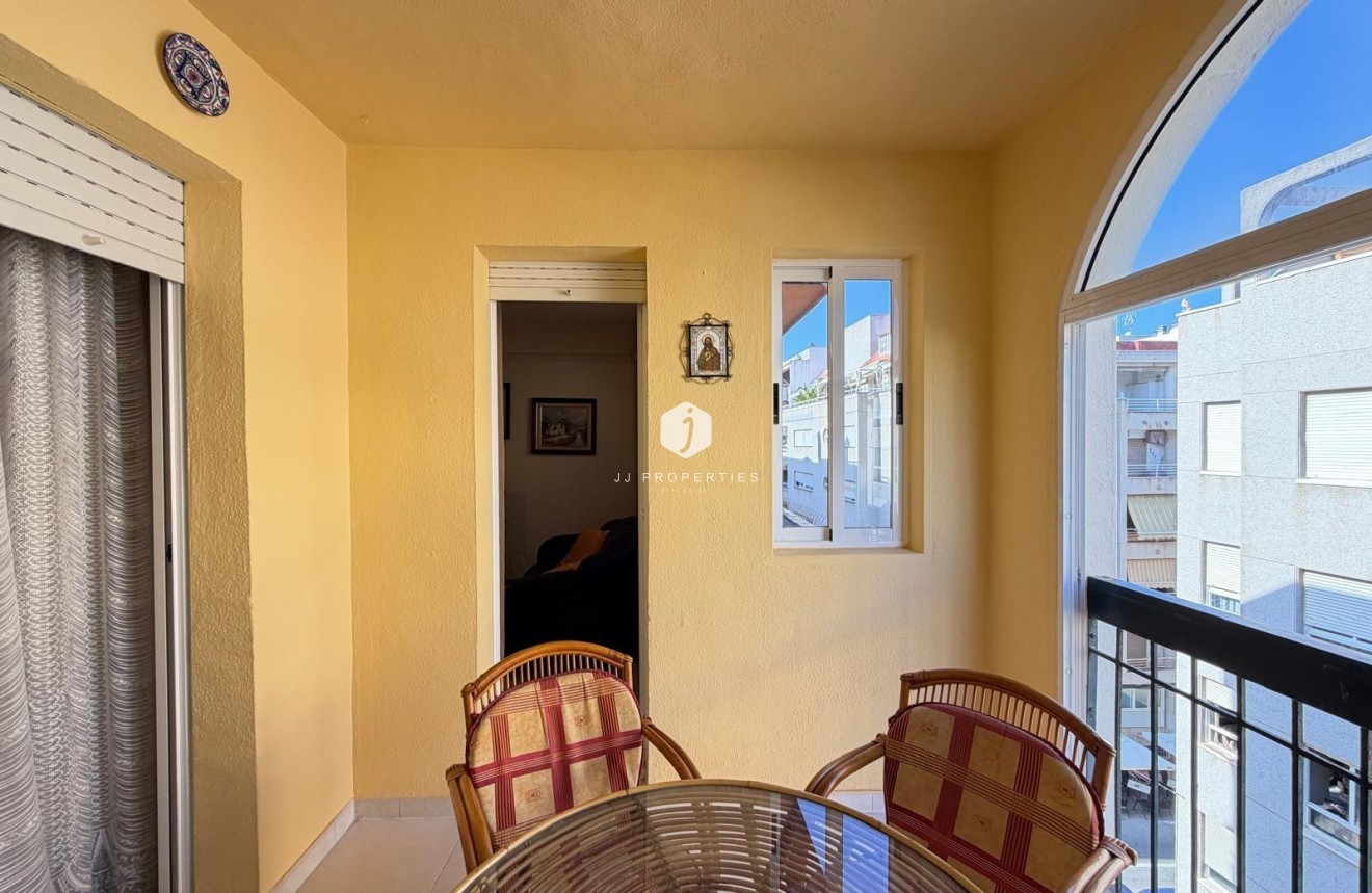 Resale - Apartment / flat -
Torrevieja - Playa del Cura