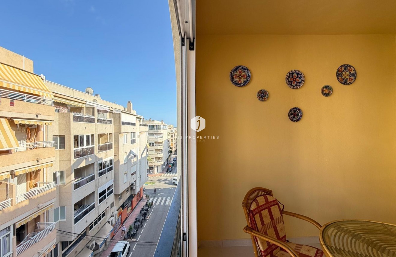 Resale - Apartment / flat -
Torrevieja - Playa del Cura