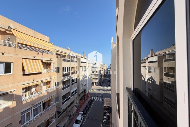Resale - Apartment / flat -
Torrevieja - Playa del Cura