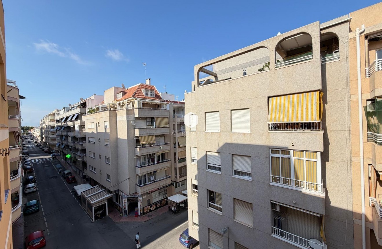 Resale - Apartment / flat -
Torrevieja - Playa del Cura