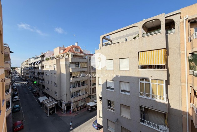 Resale - Apartment / flat -
Torrevieja - Playa del Cura