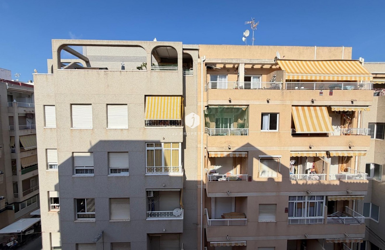 Resale - Apartment / flat -
Torrevieja - Playa del Cura