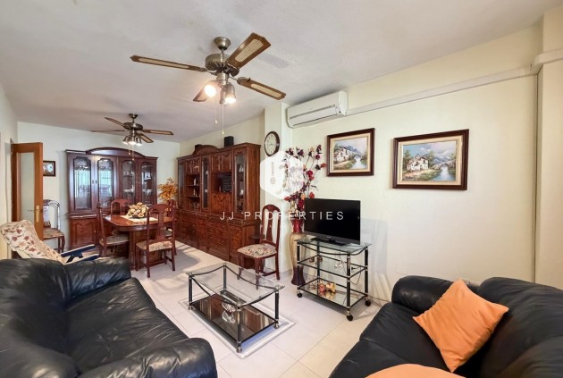Resale - Apartment / flat -
Torrevieja - Playa del Cura
