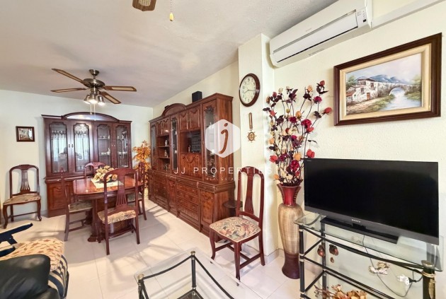 Resale - Apartment / flat -
Torrevieja - Playa del Cura