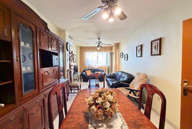 Resale - Apartment / flat -
Torrevieja - Playa del Cura