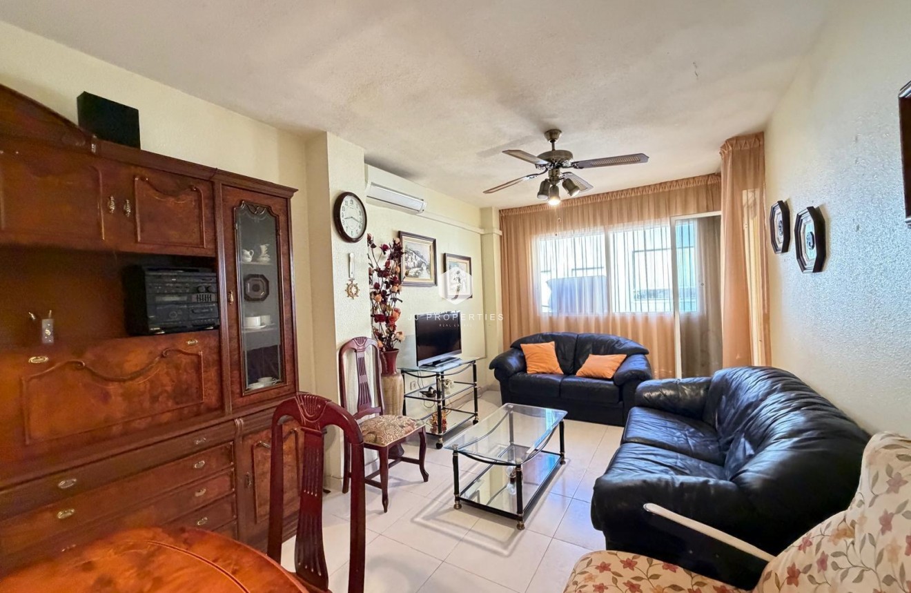 Resale - Apartment / flat -
Torrevieja - Playa del Cura