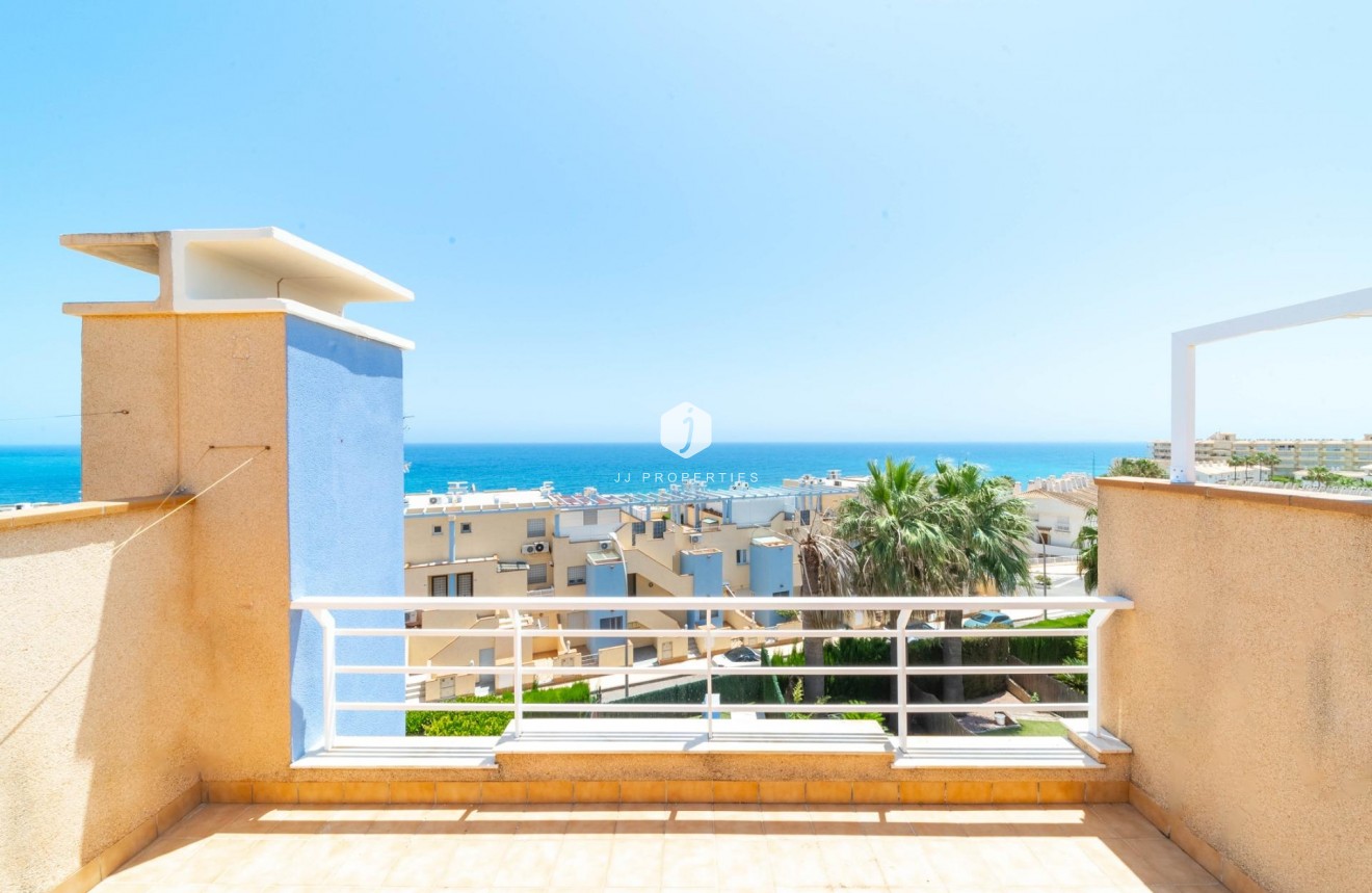 Resale - Chalet -
Orihuela Costa - Costa Blanca