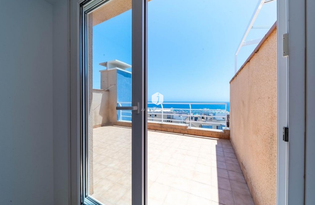 Resale - Chalet -
Orihuela Costa - Costa Blanca
