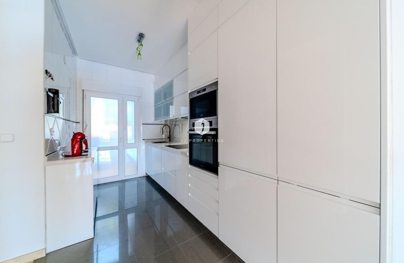 Resale - Chalet -
Orihuela Costa - Costa Blanca
