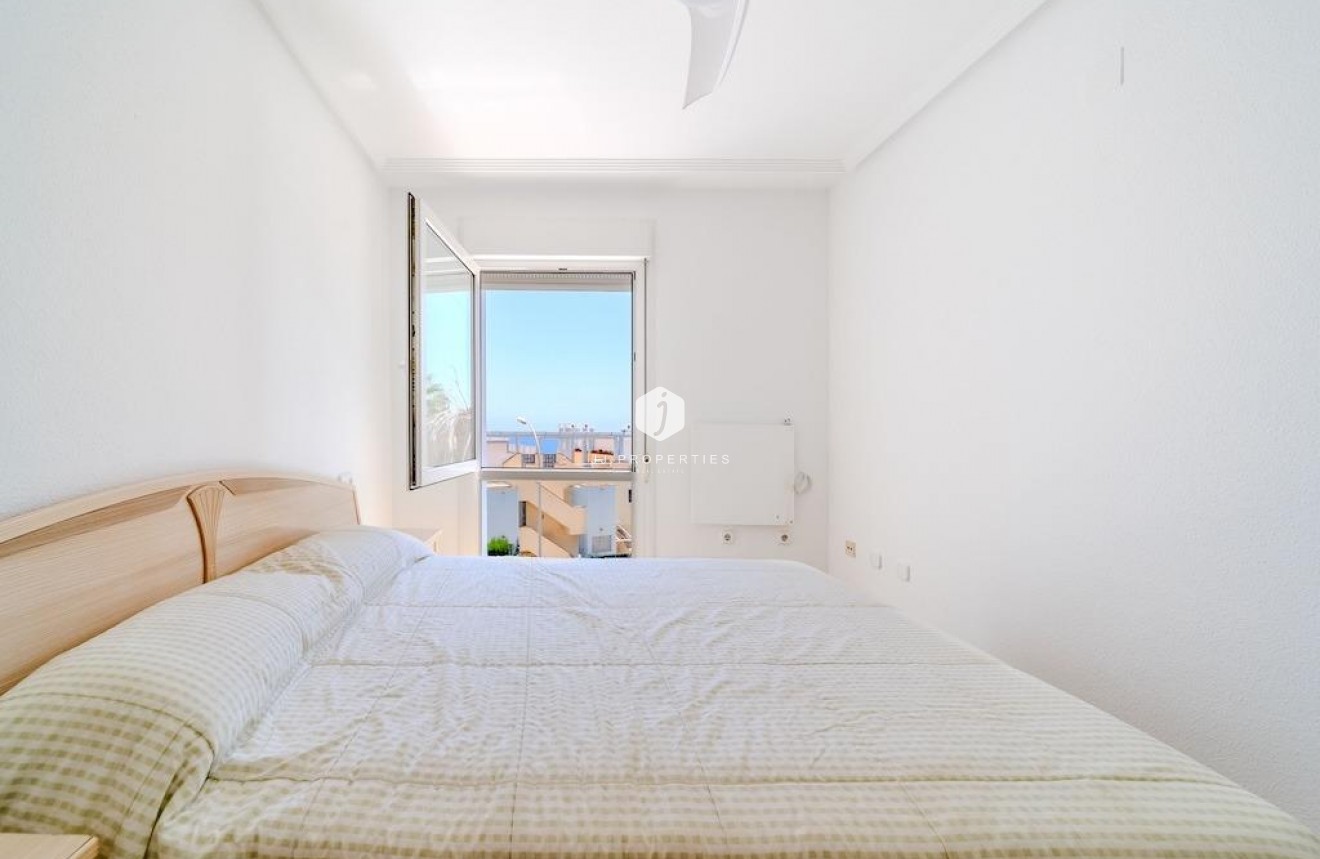 Resale - Chalet -
Orihuela Costa - Costa Blanca
