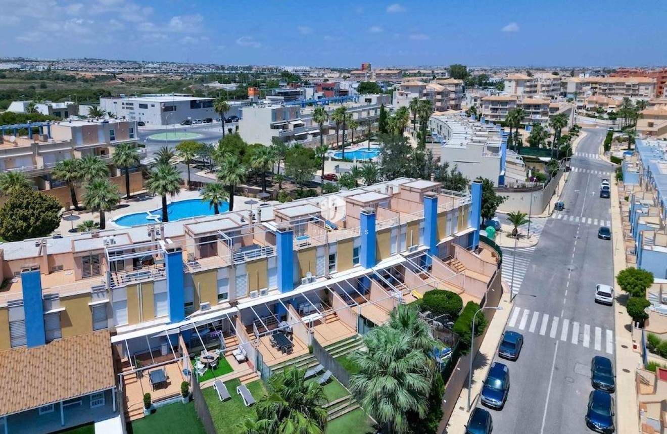 Resale - Chalet -
Orihuela Costa - Costa Blanca