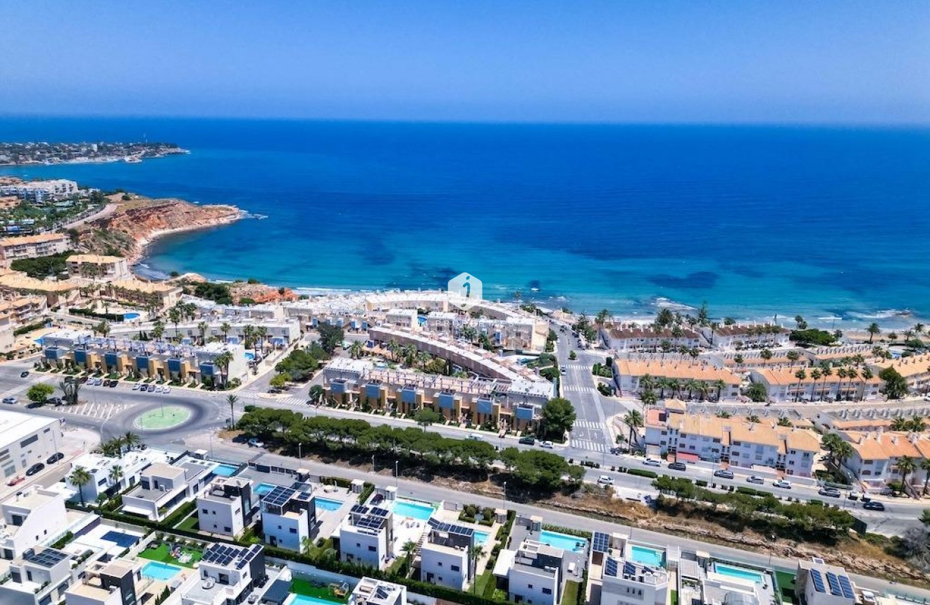 Resale - Chalet -
Orihuela Costa - Costa Blanca