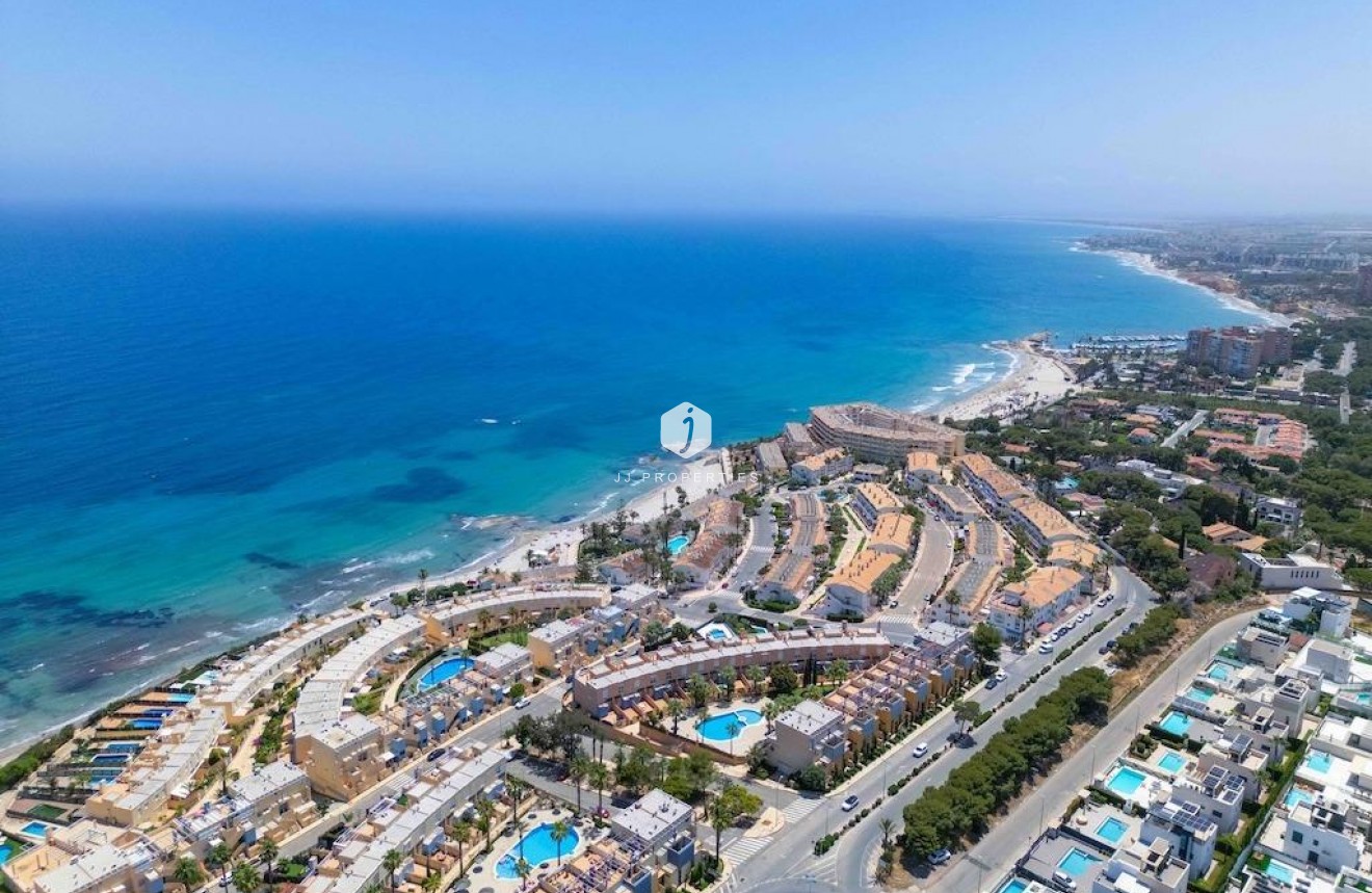 Resale - Chalet -
Orihuela Costa - Costa Blanca