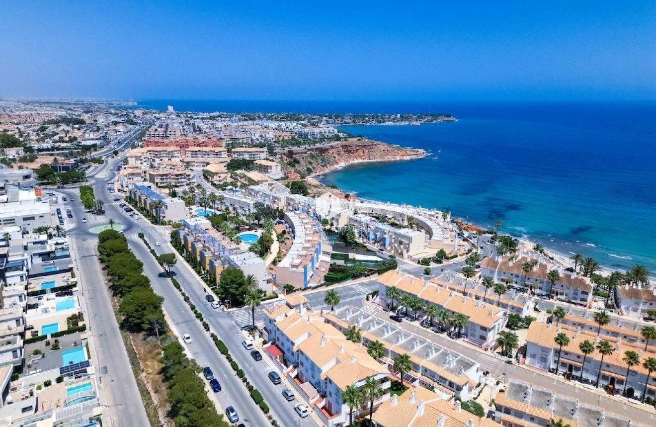 Resale - Chalet -
Orihuela Costa - Costa Blanca