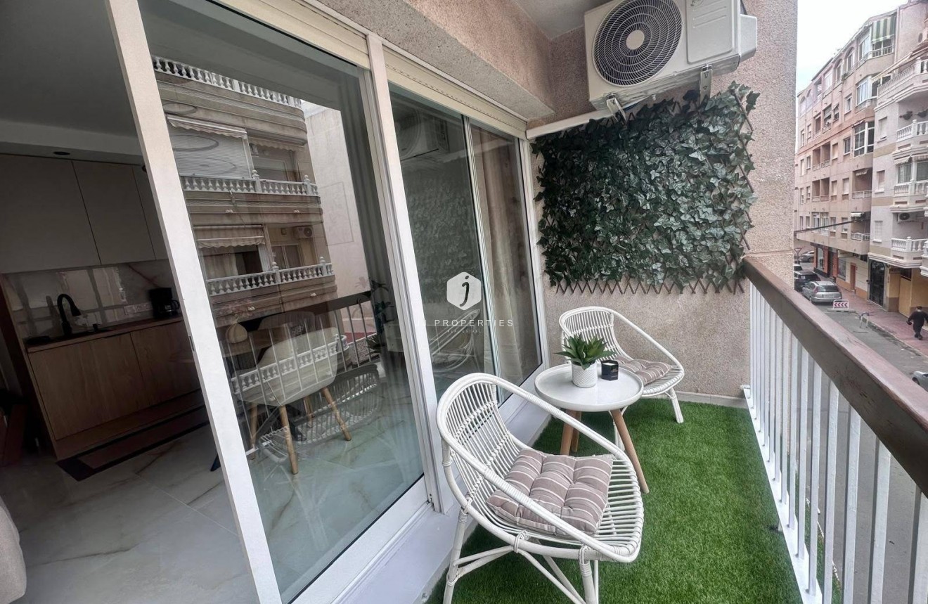 Resale - Apartment / flat -
Torrevieja - Estacion de autobuses