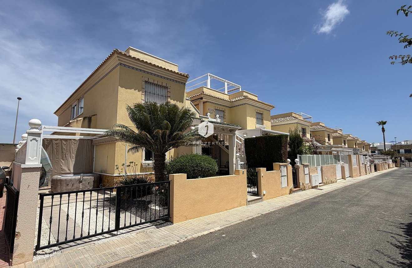 Aus zweiter Hand - Wohnung -
Orihuela Costa - Costa Blanca