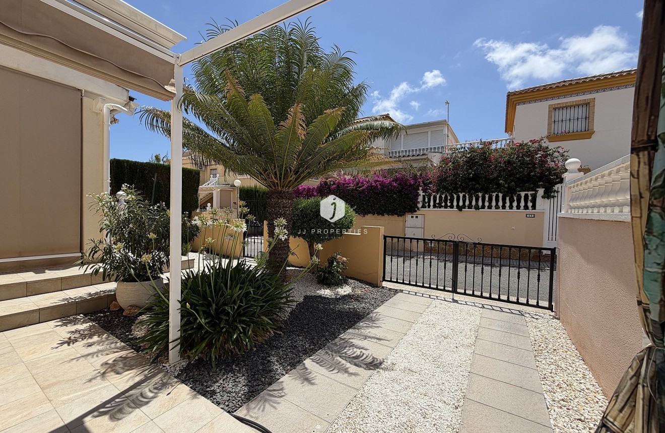 Aus zweiter Hand - Wohnung -
Orihuela Costa - Costa Blanca