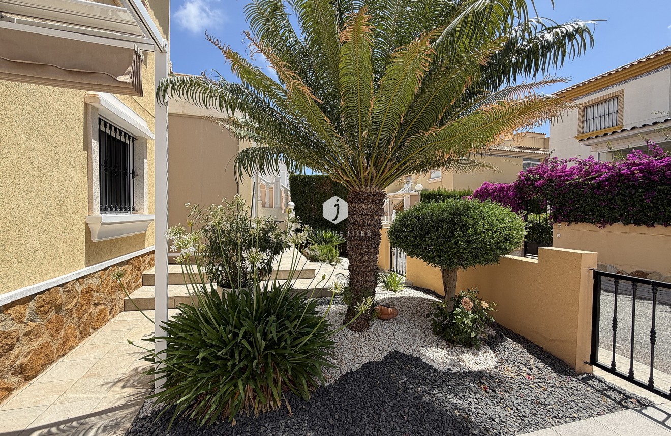 Aus zweiter Hand - Wohnung -
Orihuela Costa - Costa Blanca