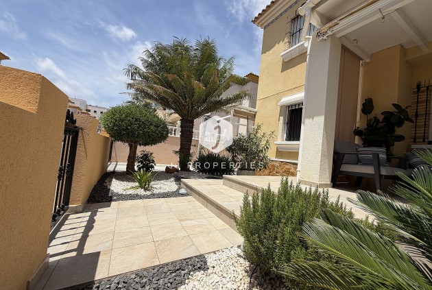 Aus zweiter Hand - Wohnung -
Orihuela Costa - Costa Blanca