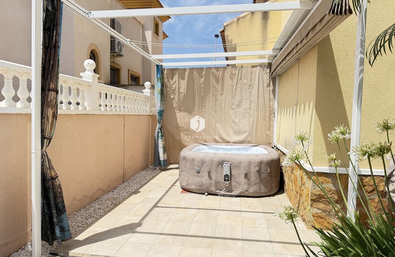 Aus zweiter Hand - Wohnung -
Orihuela Costa - Costa Blanca