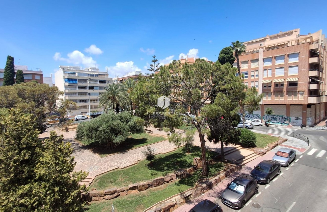 Tweedehands - Appartement / flat -
Torrevieja - Centro