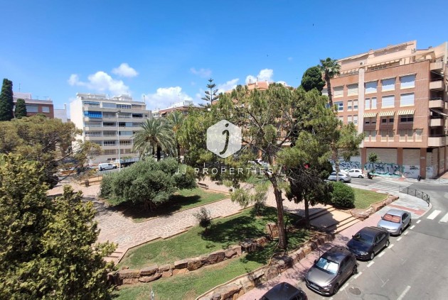 Tweedehands - Appartement / flat -
Torrevieja - Centro