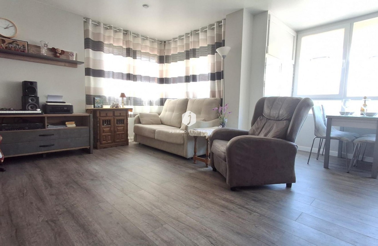 Tweedehands - Appartement / flat -
Torrevieja - Centro
