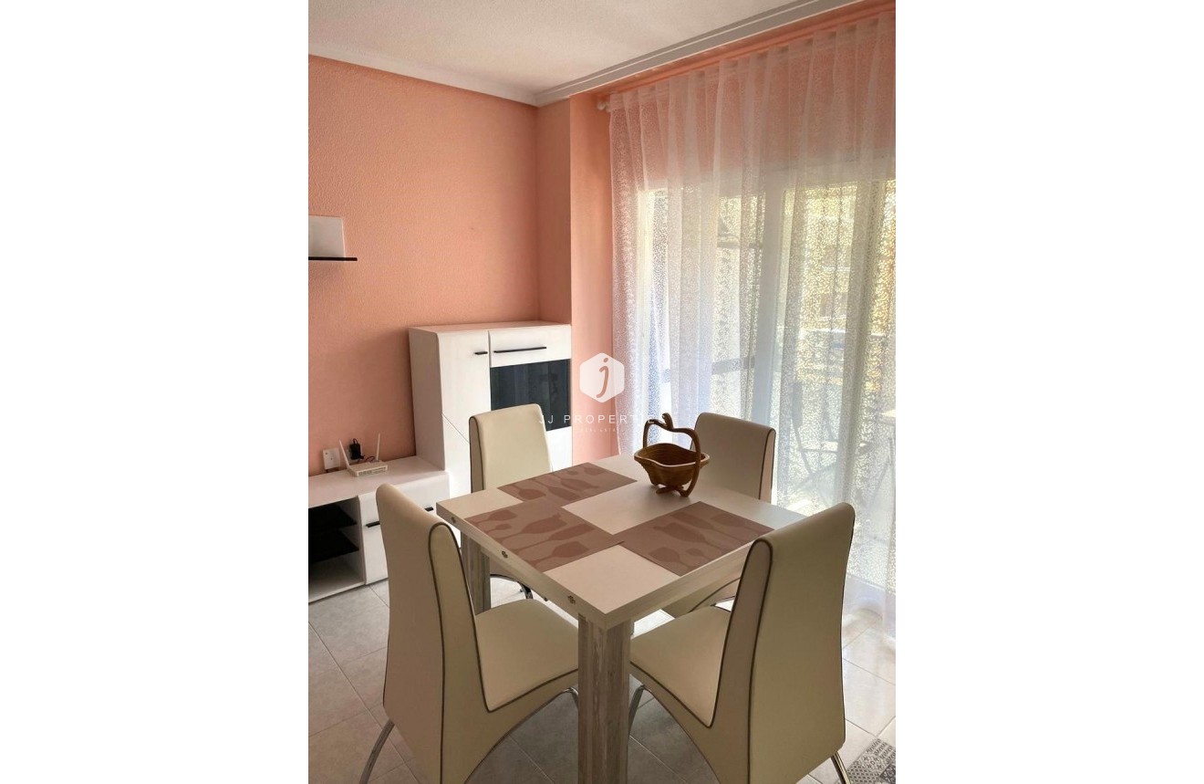 Tweedehands - Appartement / flat -
Torrevieja - El molino