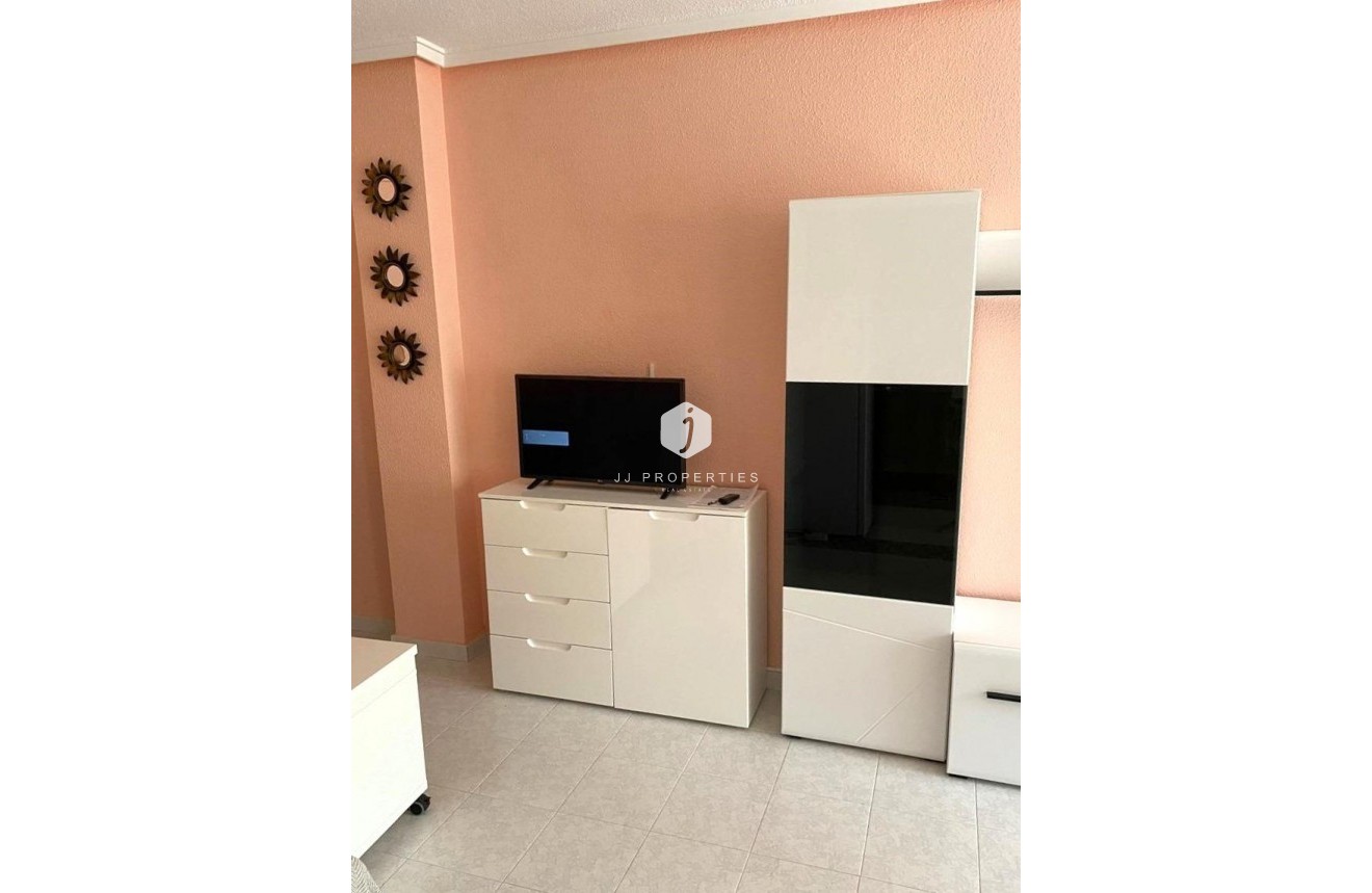 Tweedehands - Appartement / flat -
Torrevieja - El molino