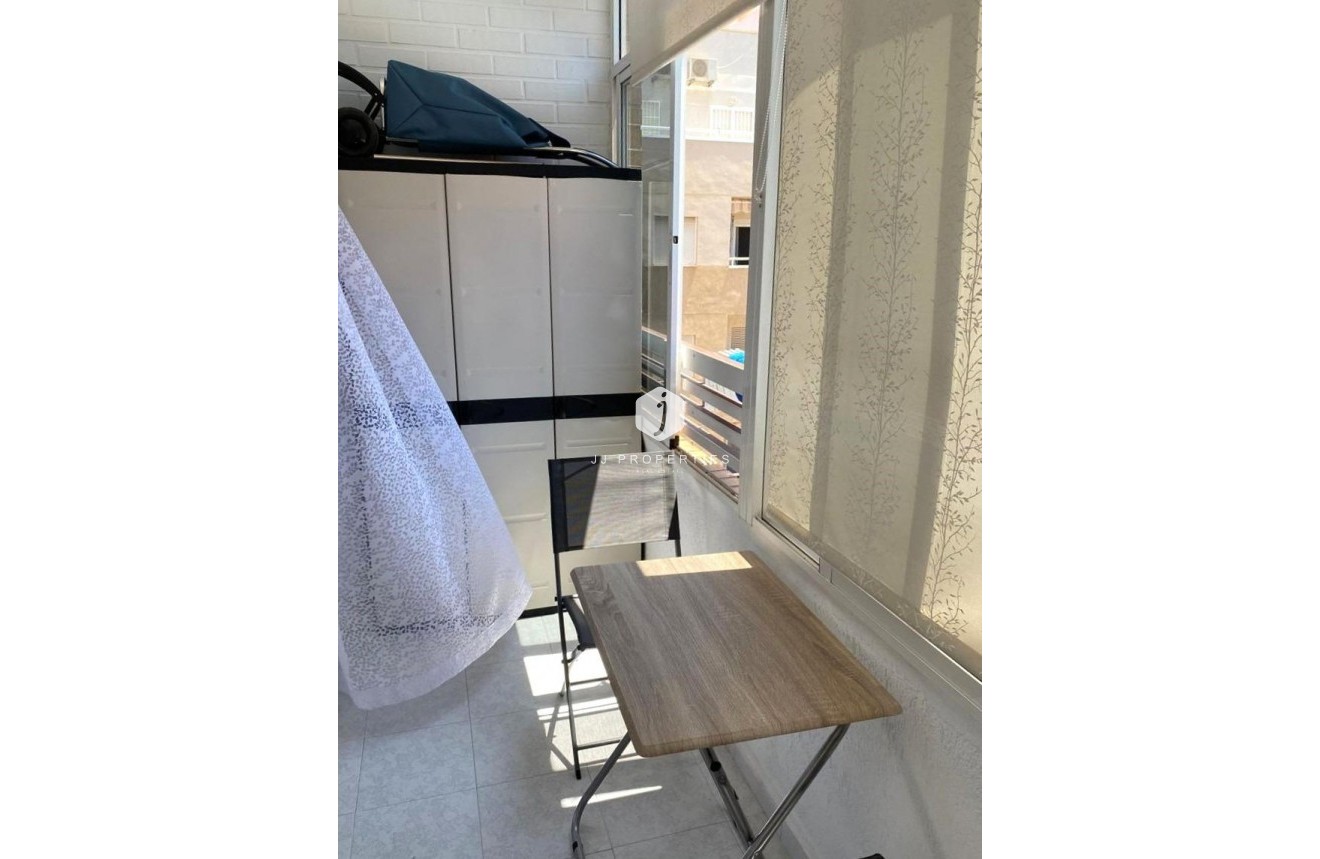 Tweedehands - Appartement / flat -
Torrevieja - El molino