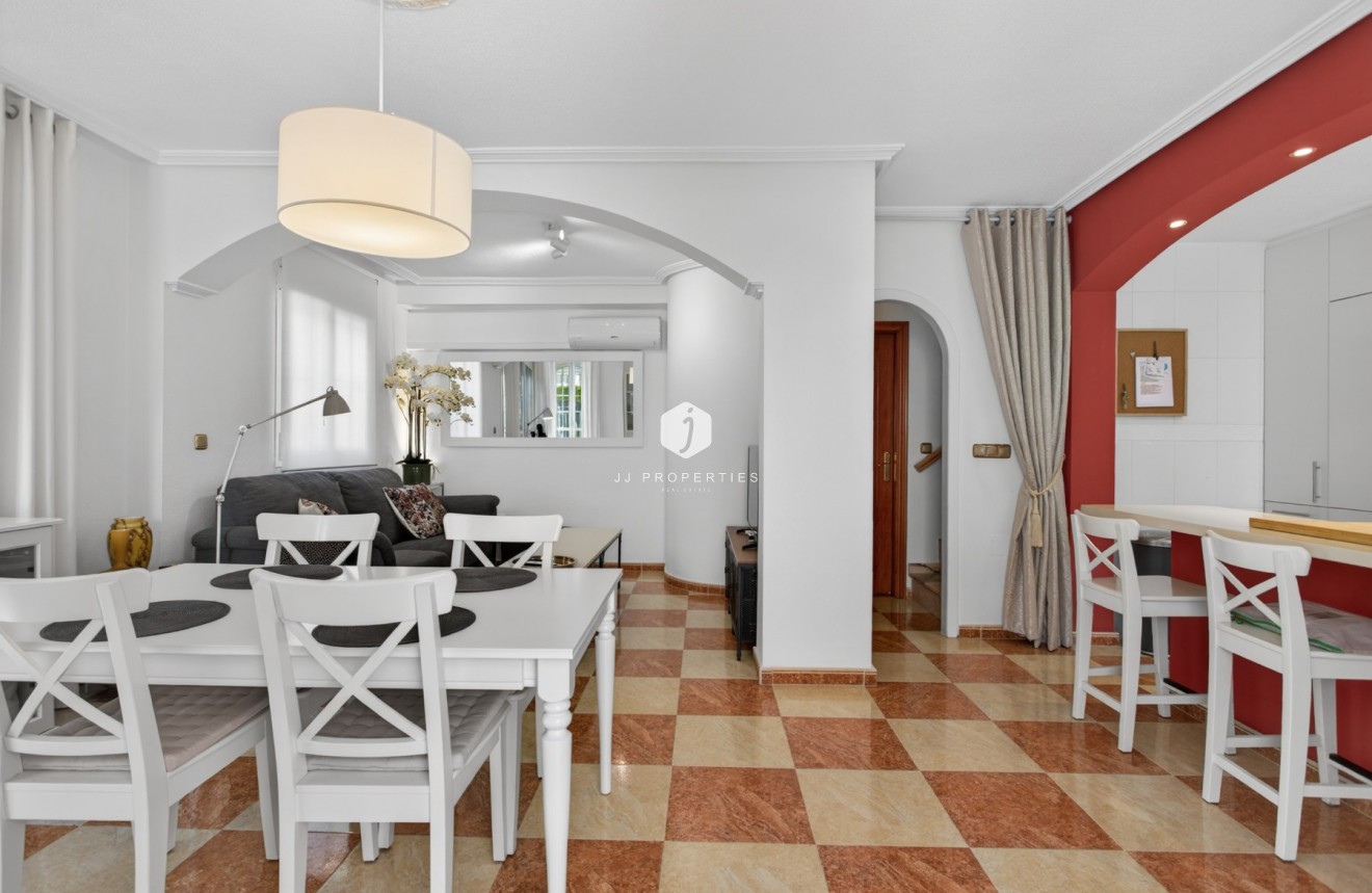 Aus zweiter Hand - Villa -
Orihuela Costa - Costa Blanca