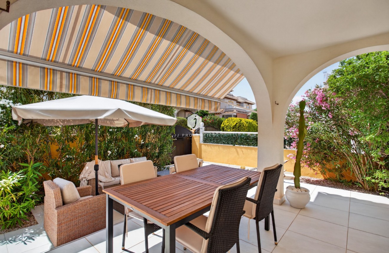 Aus zweiter Hand - Villa -
Orihuela Costa - Costa Blanca