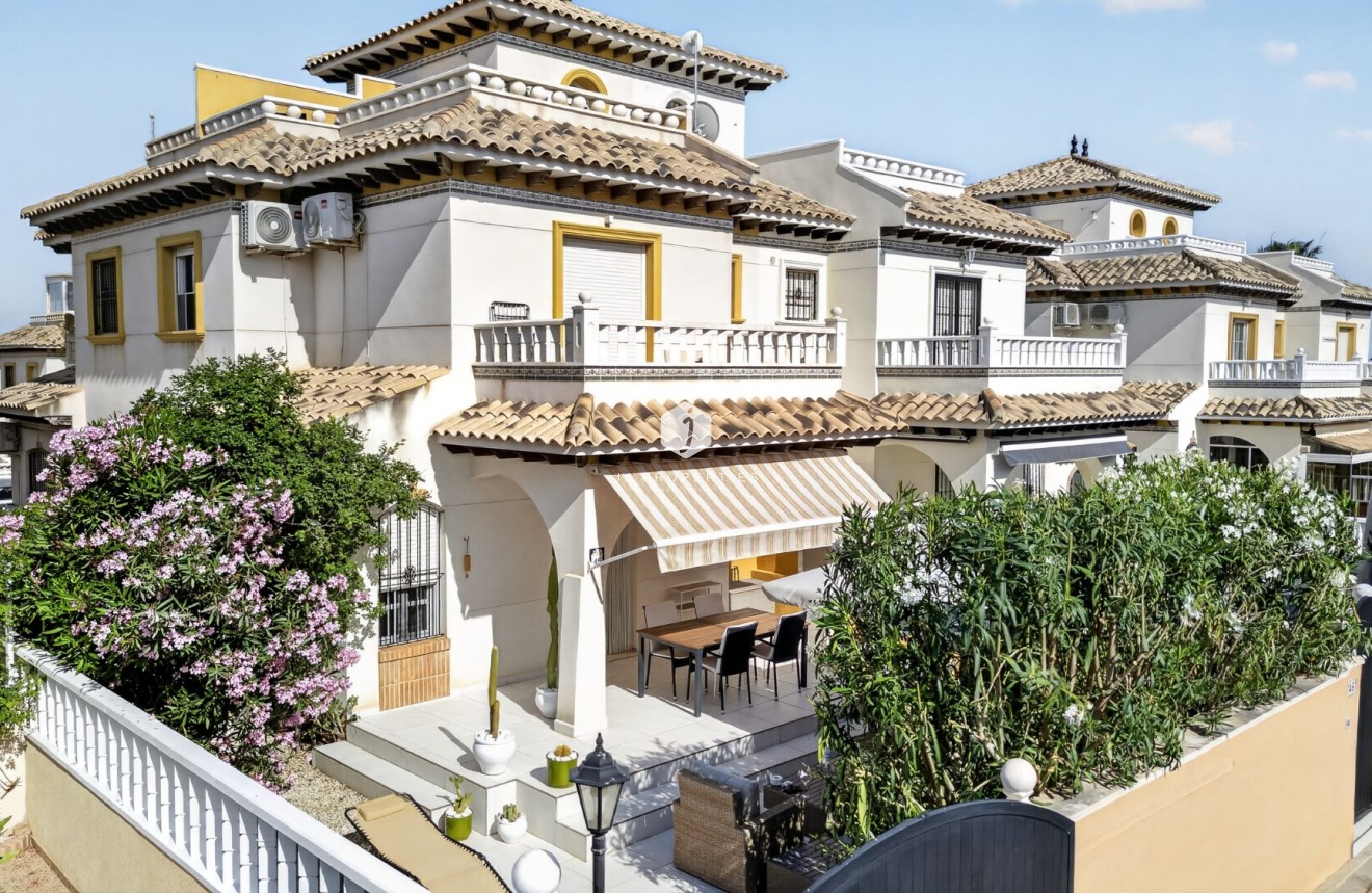 Aus zweiter Hand - Villa -
Orihuela Costa - Costa Blanca